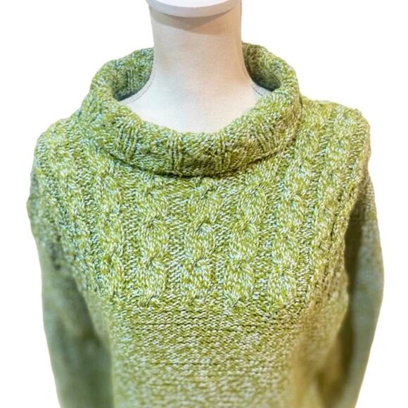 Green Cable Knit Sweater Size Medium - Picture 8 of 8